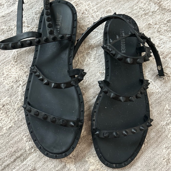 Steve Madden Black Women's Above Ankle Buckle Spiked Sandal Sz 8 Boho Beach Goth - Picture 1 of 8